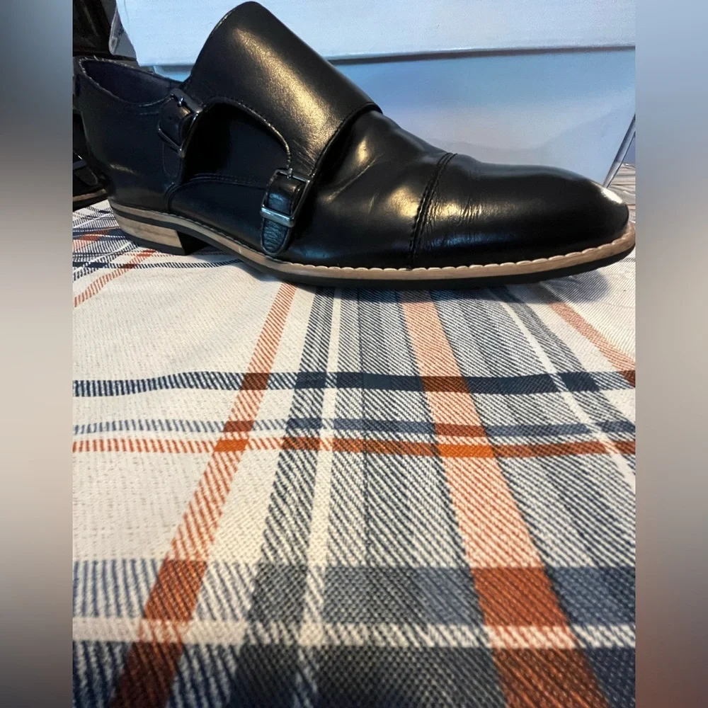 Steve Madden Black Leather 2 buckle dress shoes 10 1/2 - Picture 8 of 9